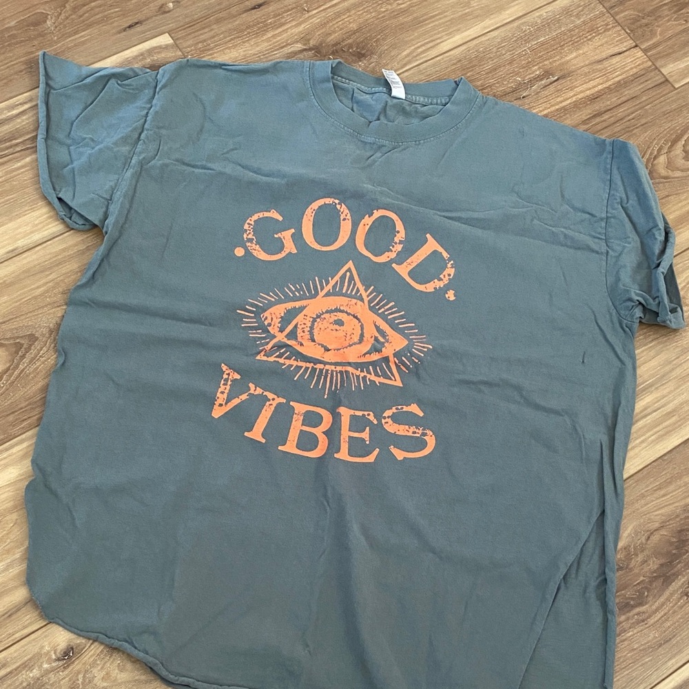 Pebby Forevee Side Slit Tee